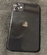 iPhone 11 128 giga Betary85 معاه الكرتونه والشاحن الاصلي السعر12500